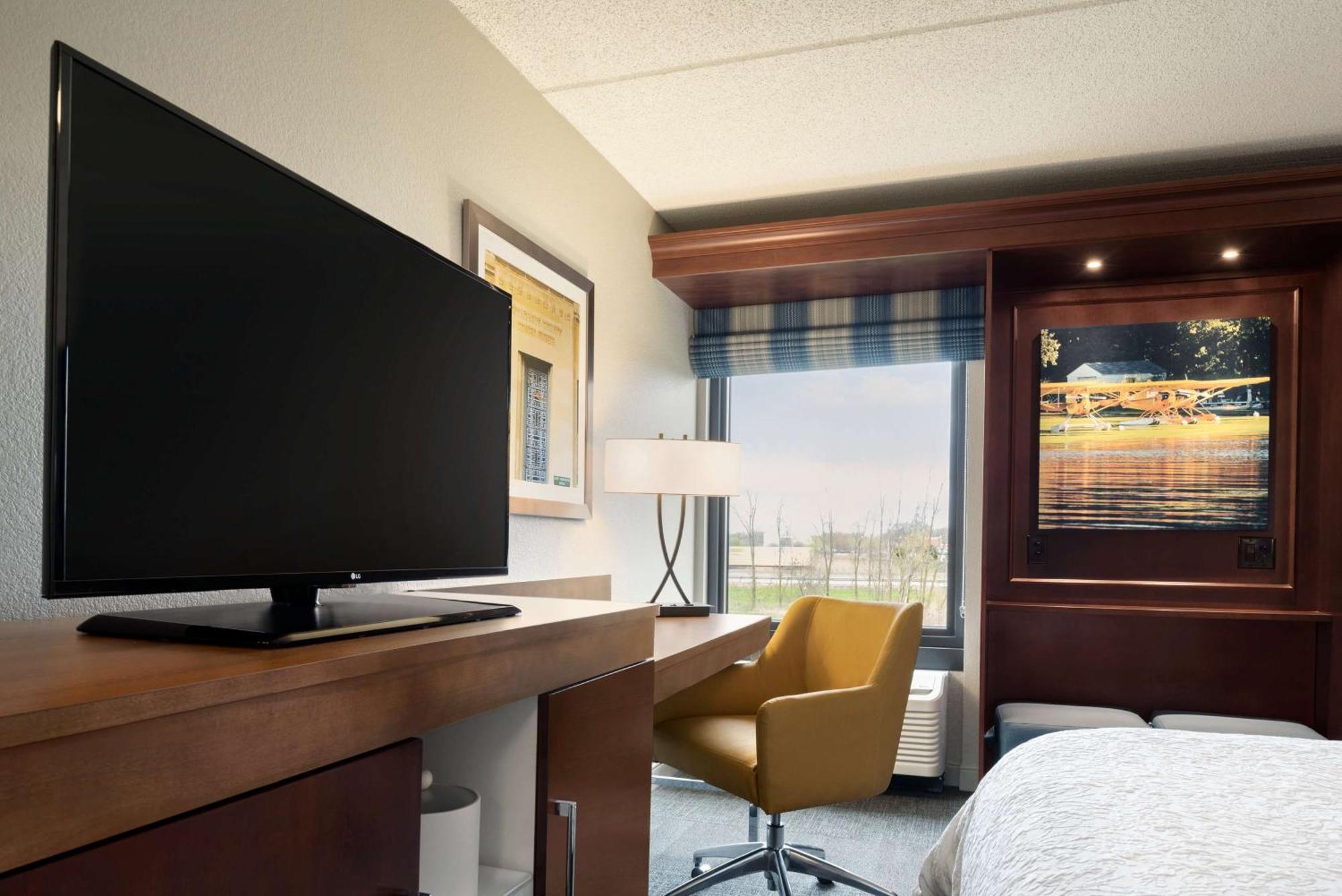 Hampton Inn Appleton-Fox River Mall Area Eksteriør bilde